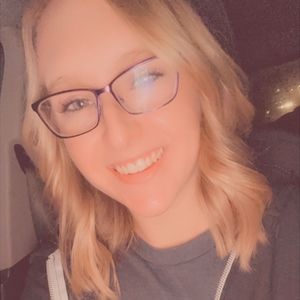 Meet your Posher, Rebekah